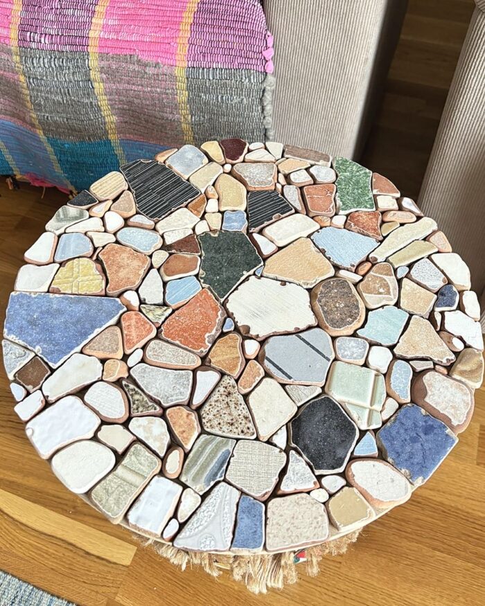 caffee table with sea tiles