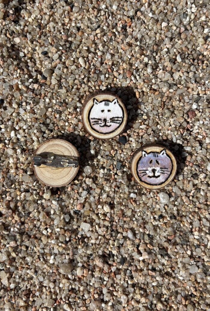 crocodile pin (copy)