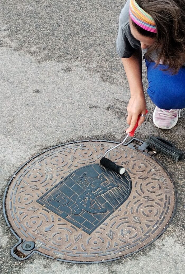 bar manhole cover print, montenegro