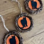 halloween wreath with black cat