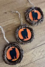 halloween wreath with black cat