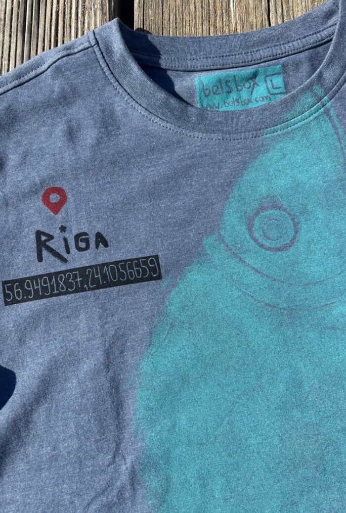 riga manhole cover print t shirt