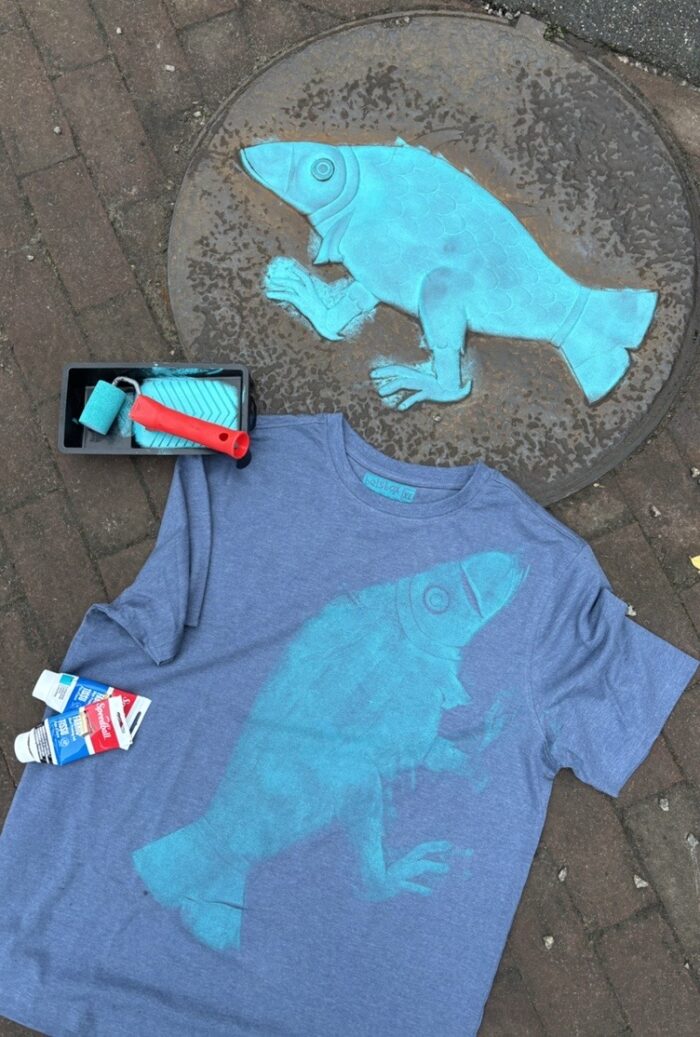 riga manhole cover print t shirt