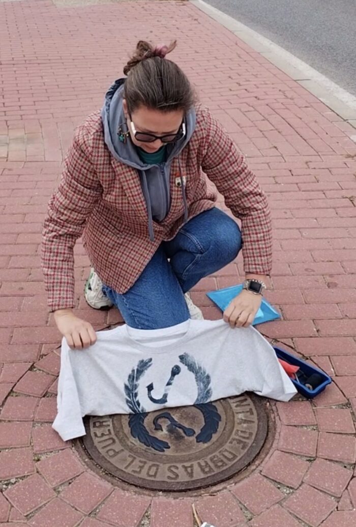 cartagena old anchor manhole print t shirt