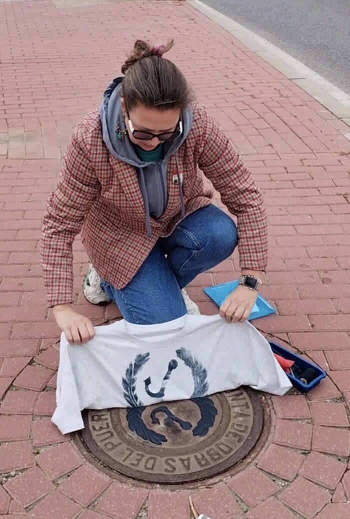 cartagena old anchor manhole print t shirt
