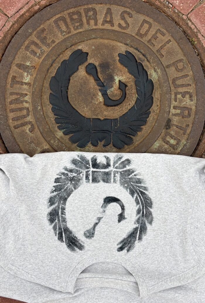 cartagena old anchor manhole print t shirt