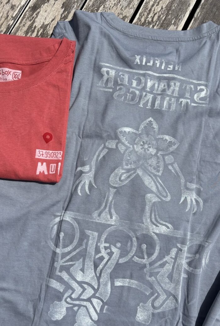 stranger things manhole cover print t shirt