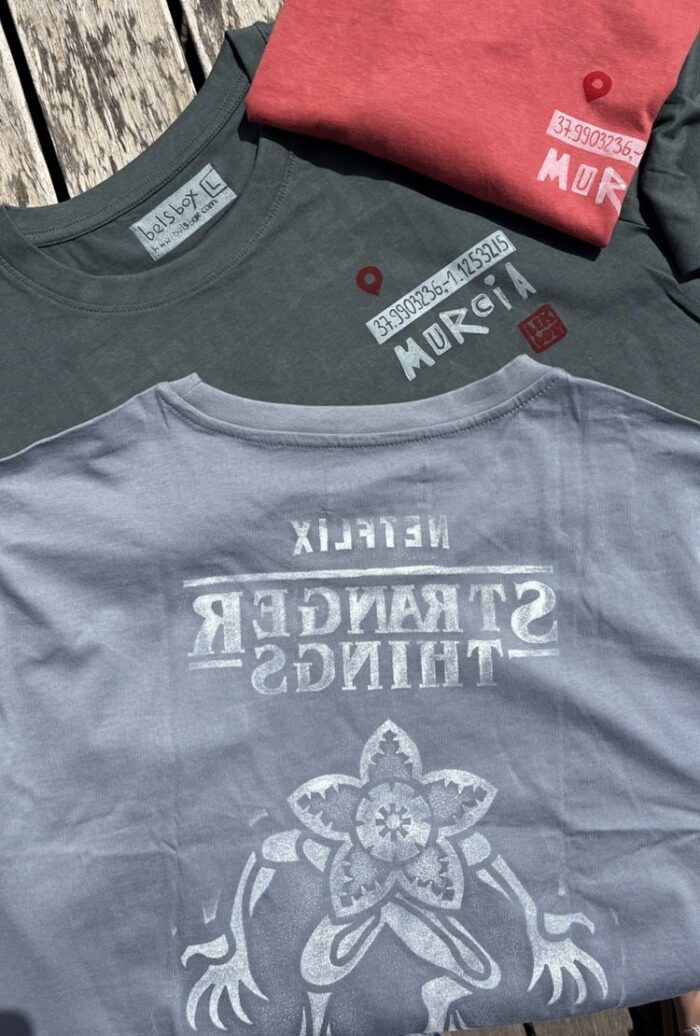 stranger things manhole cover print t shirt