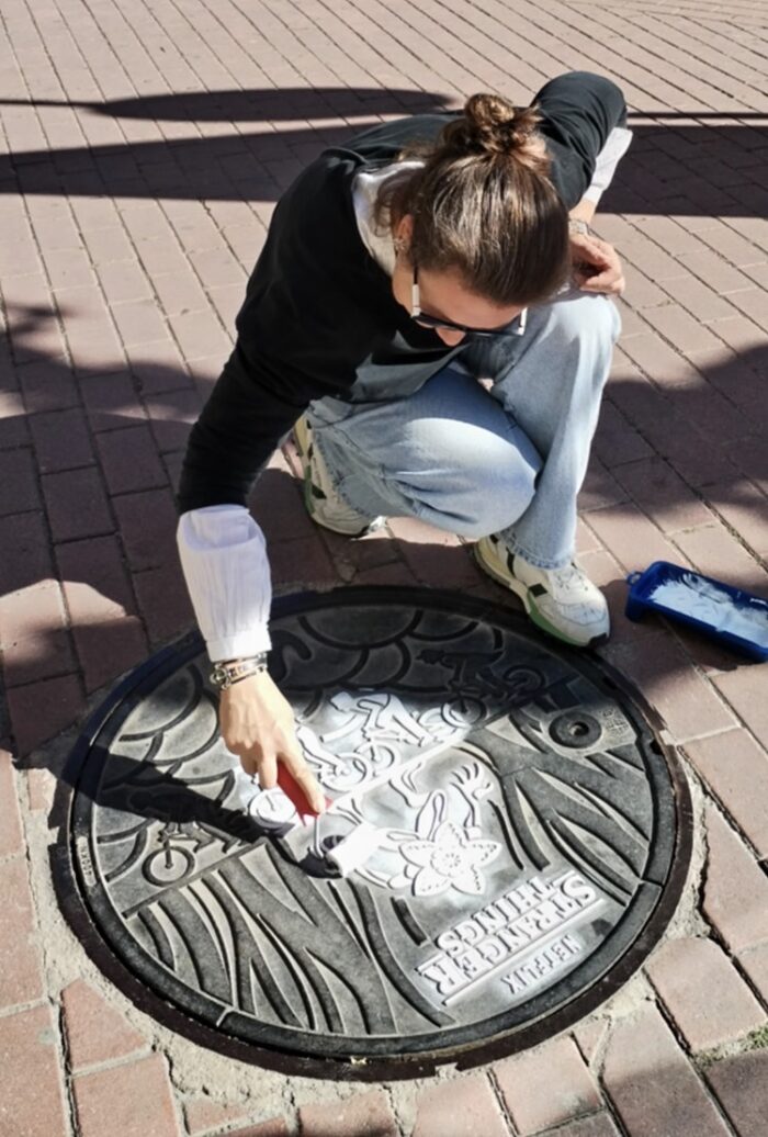 stranger things manhole cover print t shirt