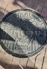 stranger things manhole cover print t shirt