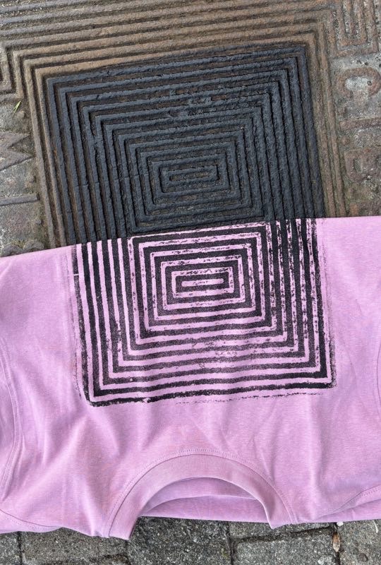 brussels manhole cover print t shirt